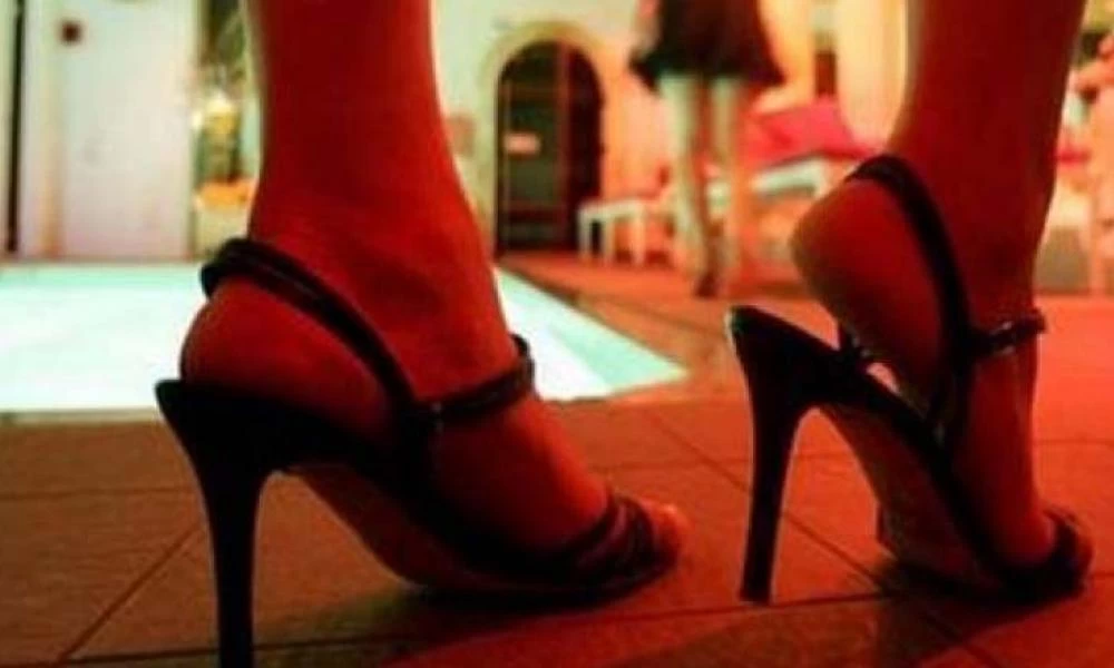 Φρίκη για 19χρονη: Την έφεραν στην Ελλάδα και την εξέδιδαν σε οίκο ανοχής
